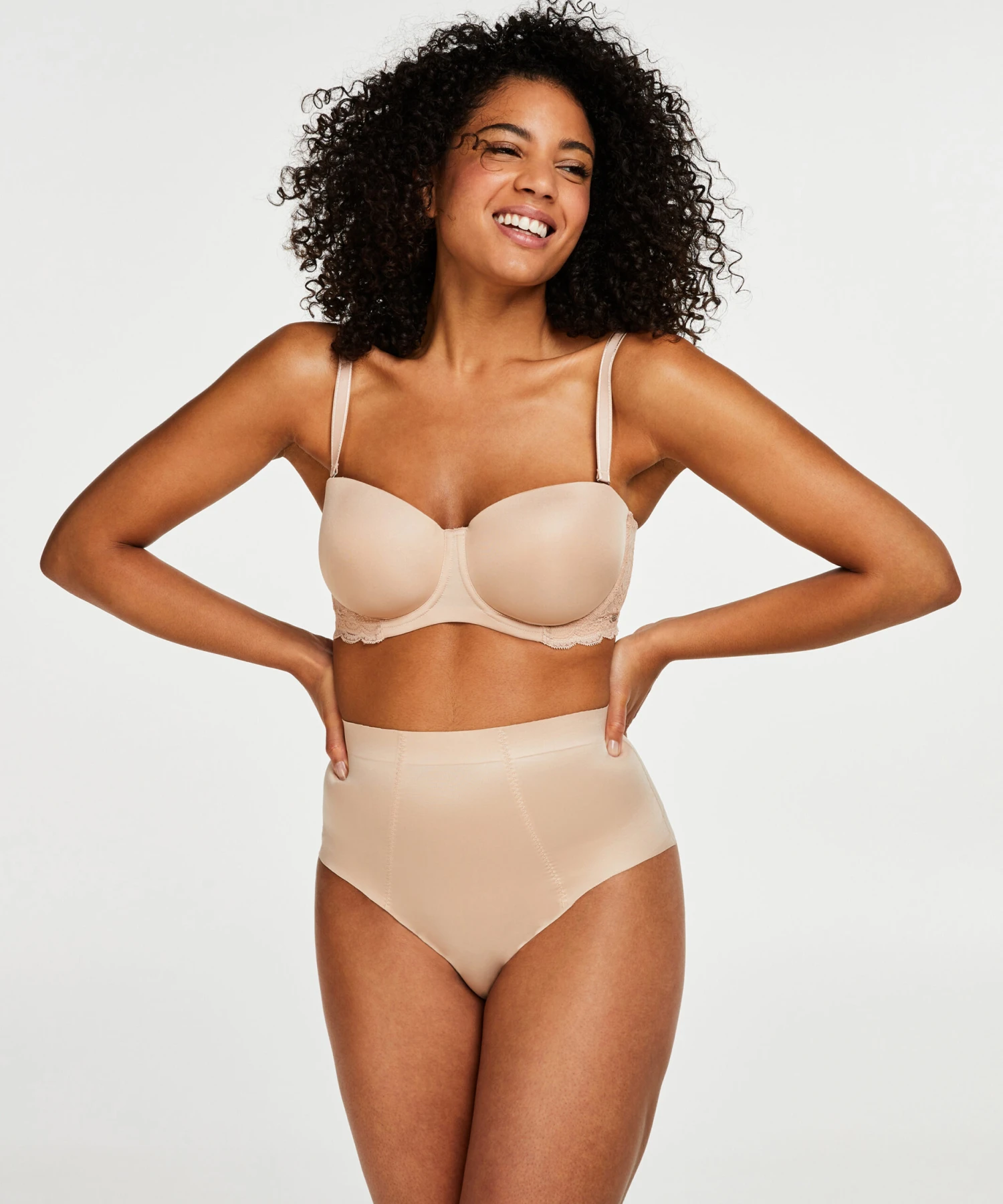 String Taille Haute Avec Gaine Sculptante En Dentelle Scuba - Beige 1 String Taille Haute Avec Gaine Sculptante En Dentelle Scuba - Beige