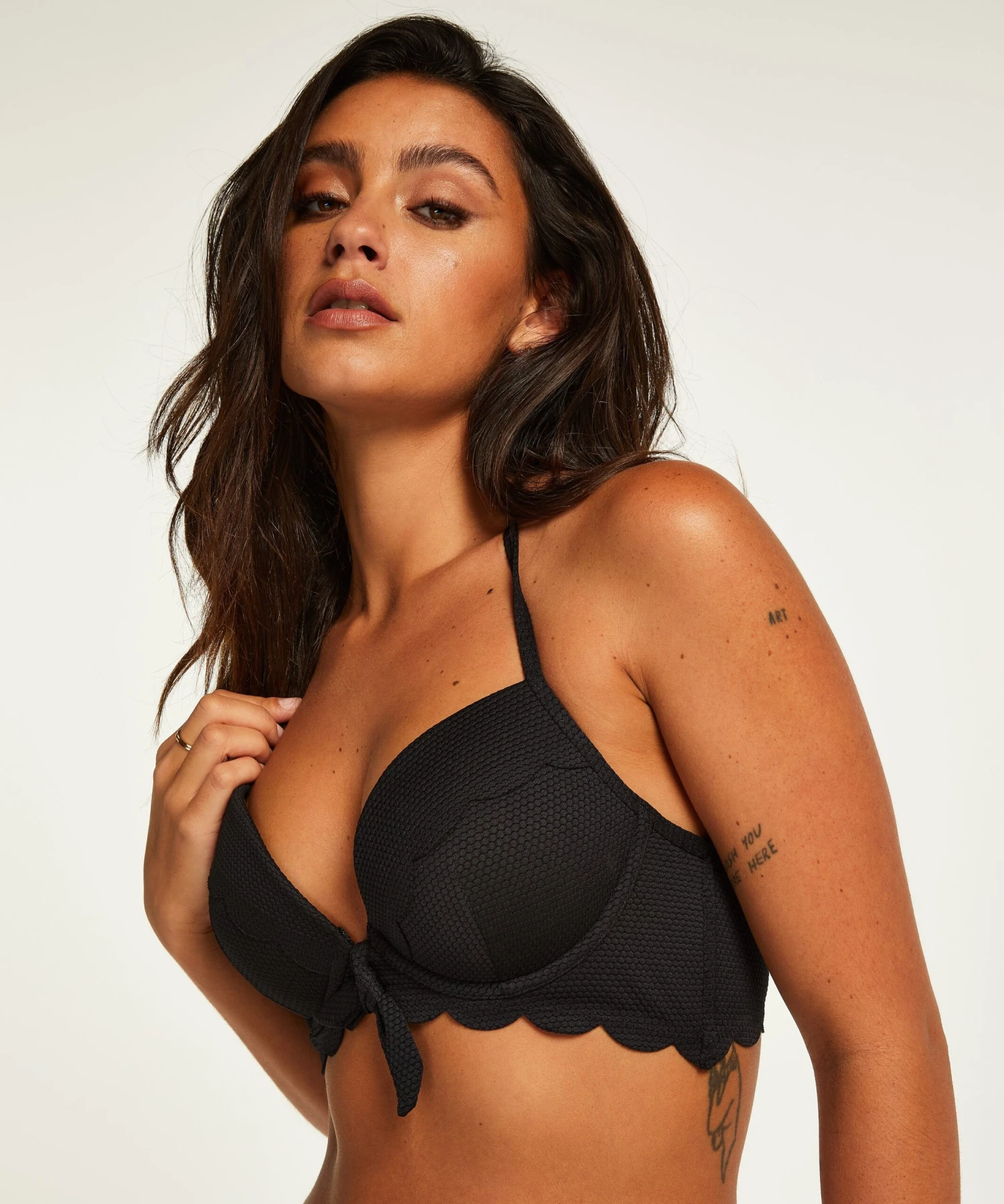 Haut De Bikini à Armatures à Effet Push-up Préformé Scallop Taille A - E - Noir 2 Haut De Bikini à Armatures à Effet Push-up Préformé Scallop Taille A - E - Noir – Image 2