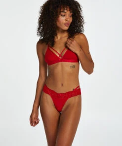 String En V Taille Très Basse Elliena - Rouge