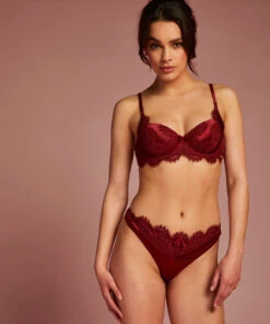 String Hannako - Rouge