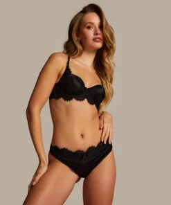 String Hannako - Noir