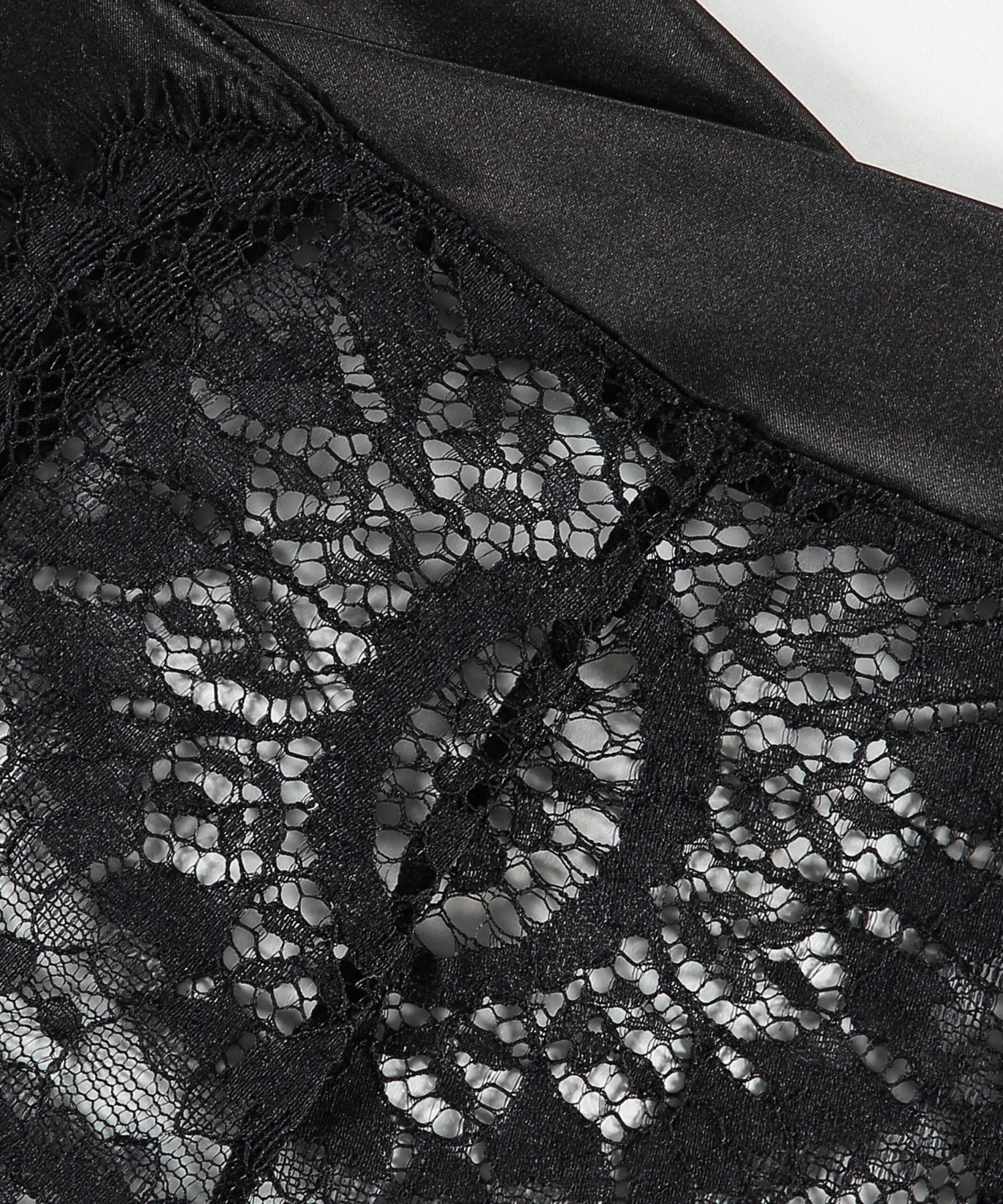 String Haut Hannako - Noir 4 String Haut Hannako - Noir – Image 4